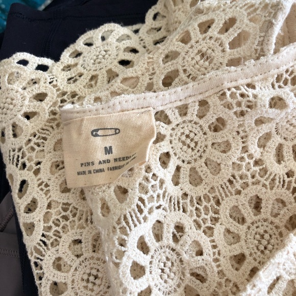 Urban Outfitters Pins & Needles Cream Daisy Crochet Tank Top - Picture 4 of 4